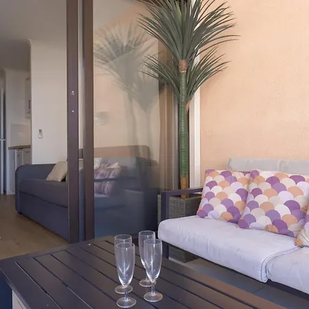 Serene Azure Apt With Riveria View Apartment *